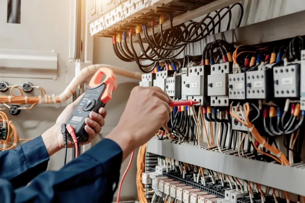Dépannage électricité près de Champagné